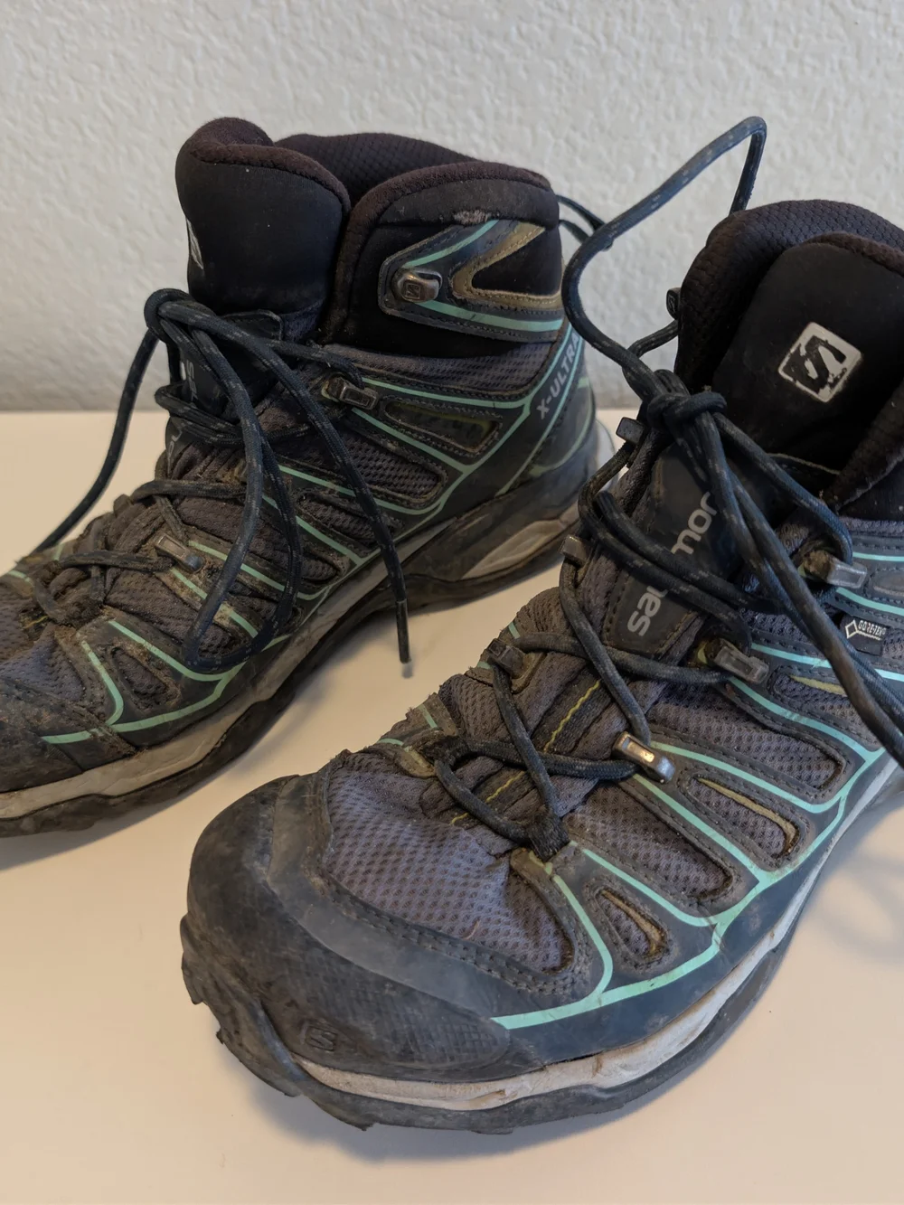 Salomon Women's X-Ultra Waterproof Black and Green Trail Hiking Shoes, US Size 8